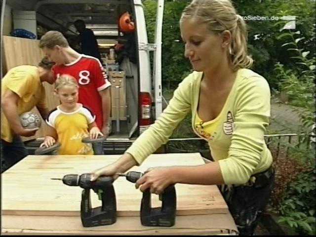 ce_sostrailer050905_09.jpg