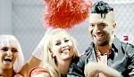 ce_welovetoentertainyou_100902_020.jpg