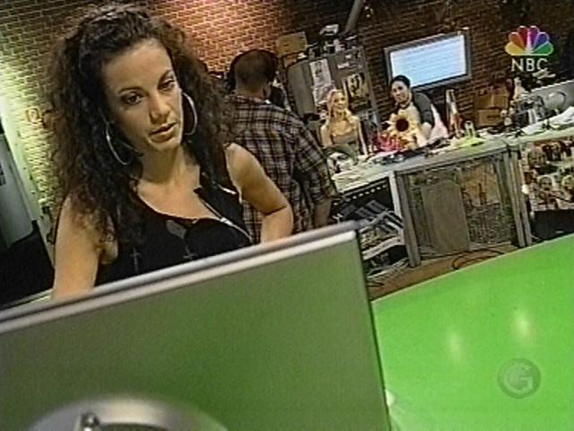 vd_giga040330_02.jpg